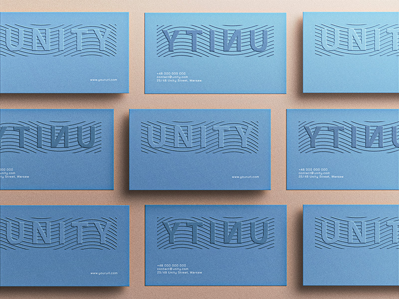 wizytówki z wytłaczanym logo na papierze barwionym w masie